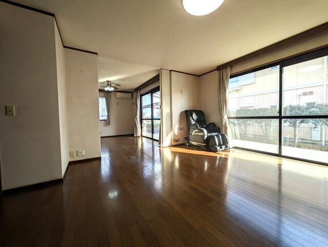 Detached House for Sale in Shimotsuke City, Tochigi - 5SLDK 190.33sqm - Thumbnail 3