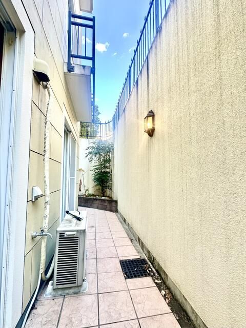 3LDK Townhouse for Sale in Quiet Mitaka, Tokyo - Thumbnail 2