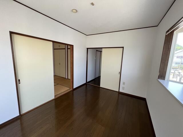 2DK Apartment for Rent in Yokosuka, Kanagawa - Thumbnail 4