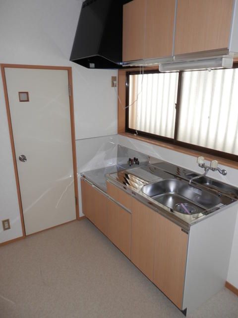 2K Apartment for Rent in Kawasaki, Kanagawa - 33 sqm - Thumbnail 2