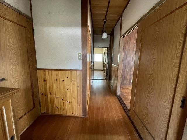 1975 4DK House on 141sqm Land in Mihara, Hiroshima for 4.3M Yen - Thumbnail 3