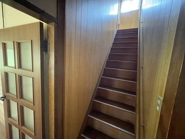 1975 4DK House on 141sqm Land in Mihara, Hiroshima for 4.3M Yen - Thumbnail 4