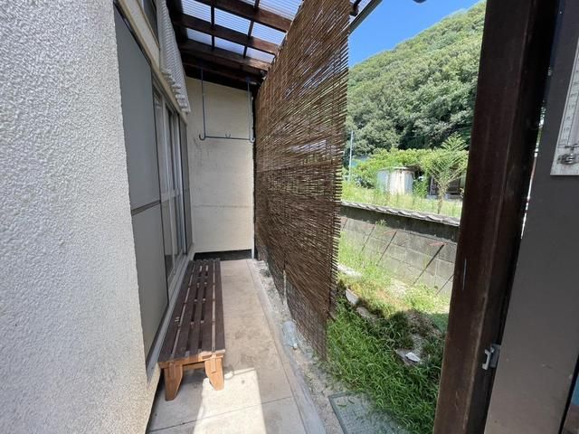 1975 4DK House on 141sqm Land in Mihara, Hiroshima for 4.3M Yen - Image 1