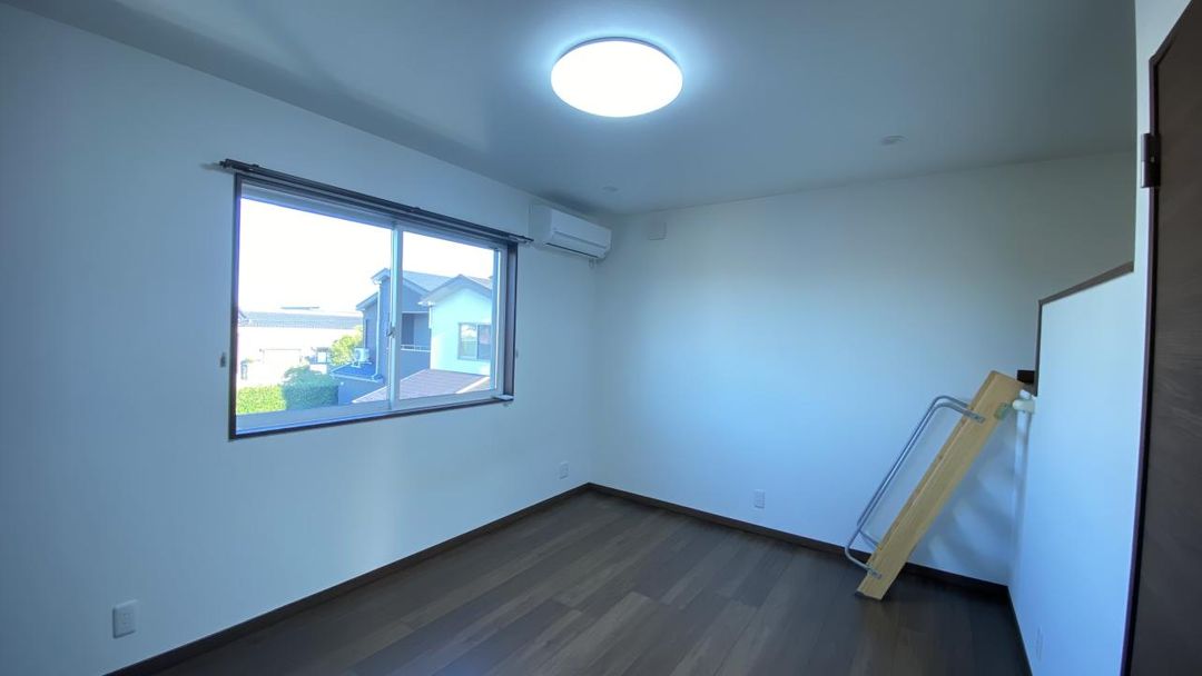 2LDK Apartment for Rent in Komatsu City, Ishikawa Prefecture - Thumbnail 4