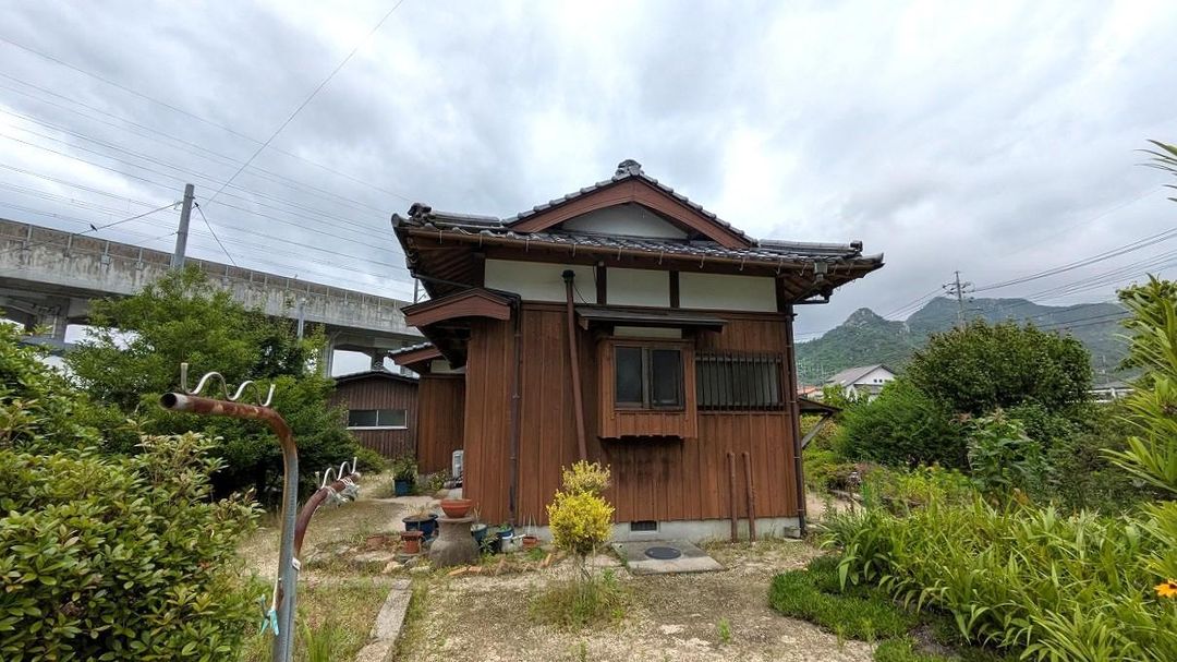 1994 1DK Wooden House on 487sqm Land in Hofu, Yamaguchi - Image 7