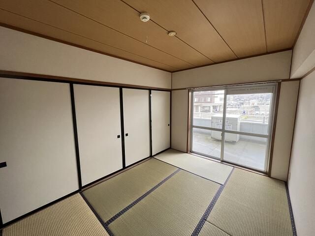 2DK Apartment for Rent in Kitakami, Iwate - 49.68m² - Thumbnail 2