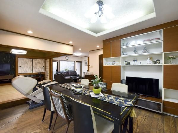 6LDK House for Sale in Takatsuki, Osaka with 193 sqm Land - Thumbnail 2