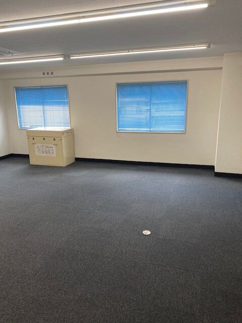White King Building Office for Rent in Bunkyo, Tokyo - 95.86 sqm - Thumbnail 4