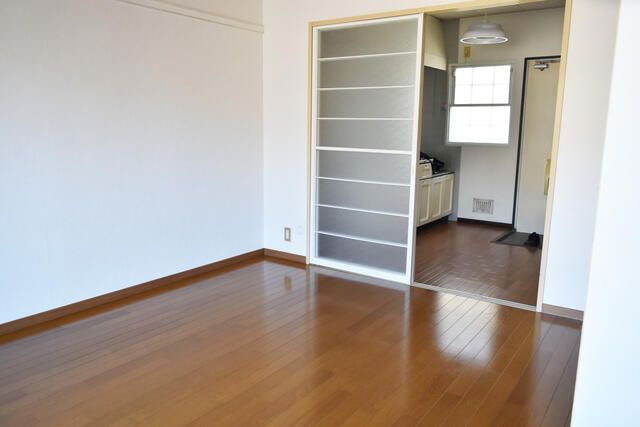 1K Apartment for Rent near Tachikawa Station, Tokyo - Thumbnail 4