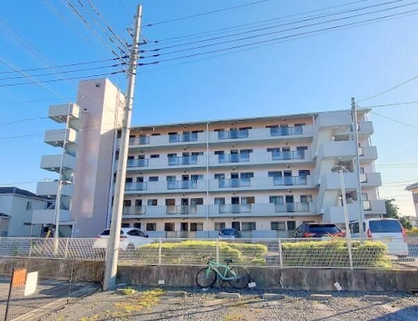 3LDK Apartment for Rent in Saitama City's Sakura Ward - Thumbnail 2