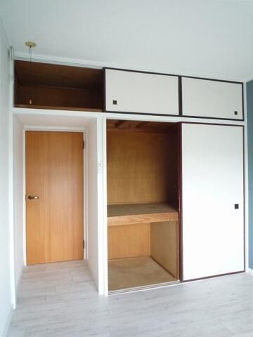 Renovated 2LDK Apartment for Rent in Kawasaki, Kanagawa - Thumbnail 3