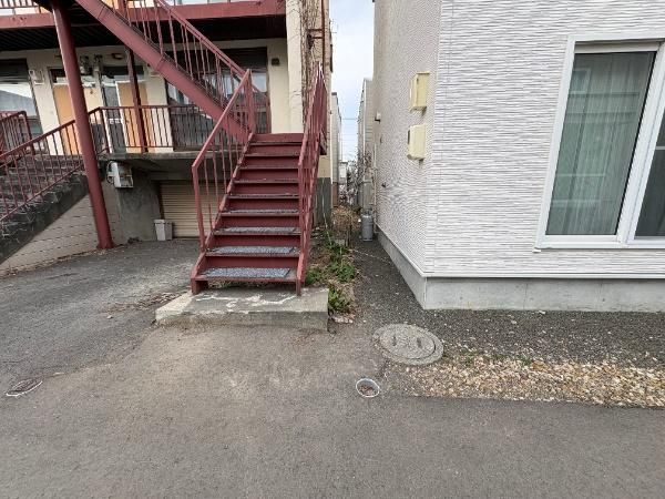 Land for Sale in Higashi-ku, Sapporo - 199.57 sqm Residential Plot - Thumbnail 3