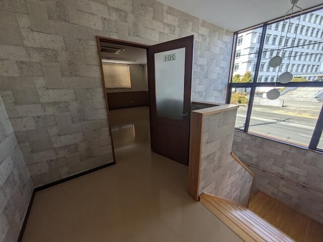 Two-Story Office Building for Rent in Kofu, Yamanashi - Thumbnail 3