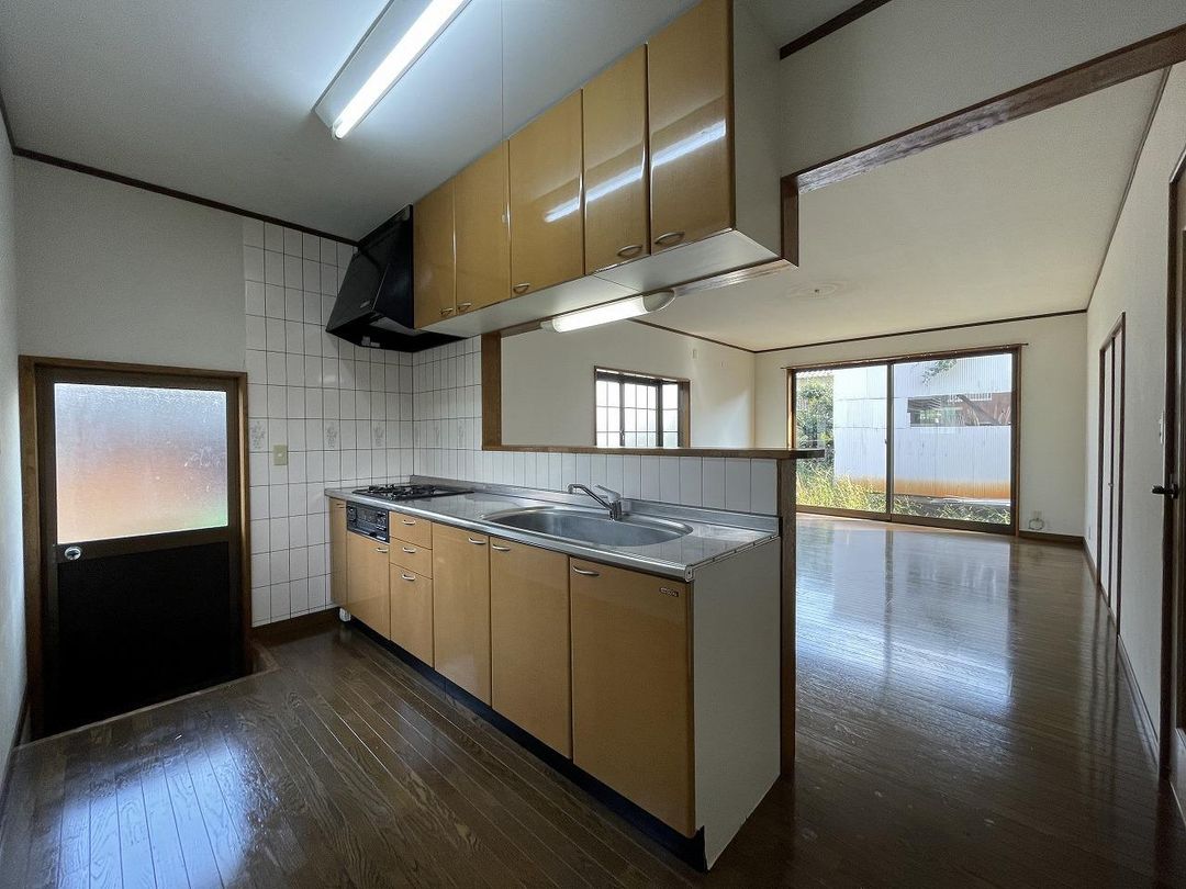 4LDK House for Sale in Quiet Niihama, Ehime with Free Parking - Thumbnail 3