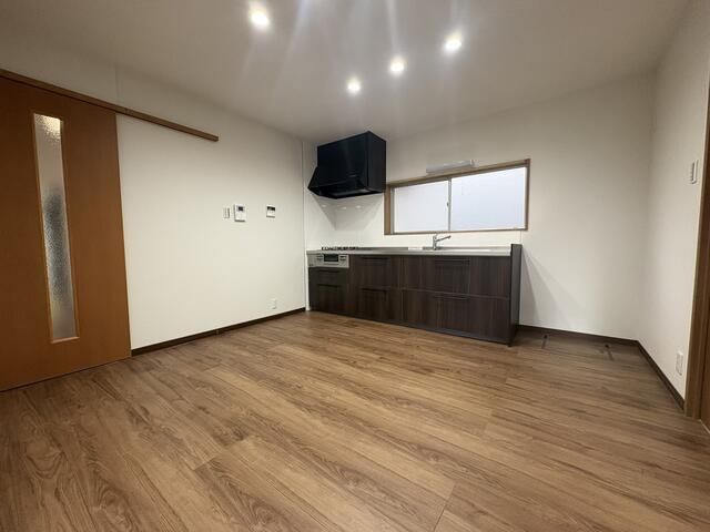 2LDK Detached House for Sale in Nonoichi, Ishikawa - Thumbnail 4