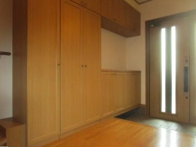 4SLDK Detached House for Rent in Kunitachi, Tokyo - Thumbnail 2