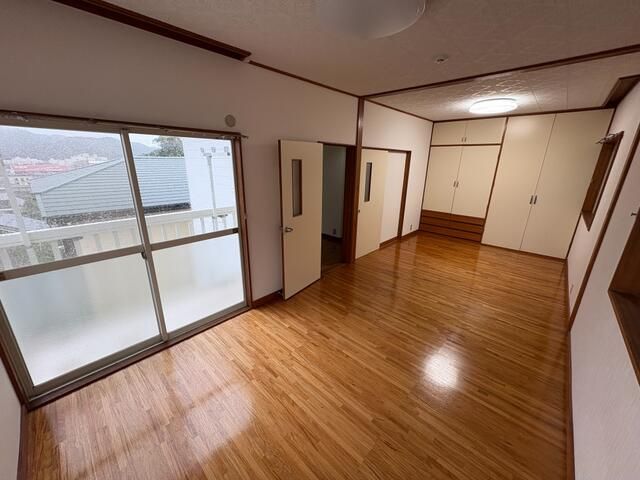 3DK House for Rent in Yokosuka, Kanagawa - Thumbnail 2