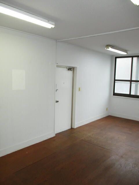 Office for Rent in Nishi-Ikebukuro, Toshima-ku, Tokyo 24.79m² - Thumbnail 4
