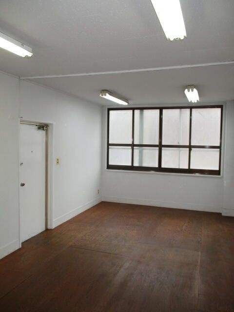 Office for Rent in Nishi-Ikebukuro, Toshima-ku, Tokyo 24.79m² - Thumbnail 3