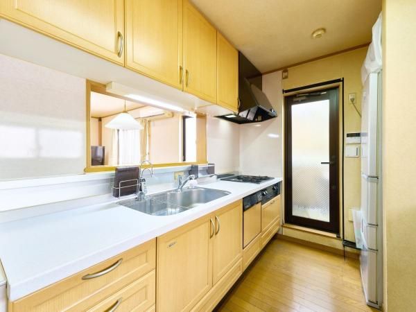 4LDK Used House in Itabashi, Tokyo - 178 sqm - Thumbnail 2