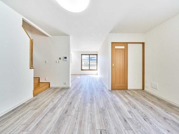 6LDK Detached House for Sale in Urayasu, Chiba - Thumbnail 3