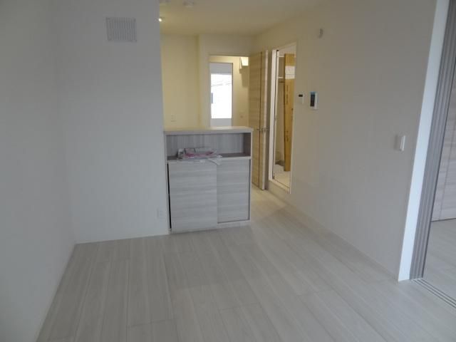 New 2LDK Apartment for Rent in Chigasaki, Kanagawa - Thumbnail 3