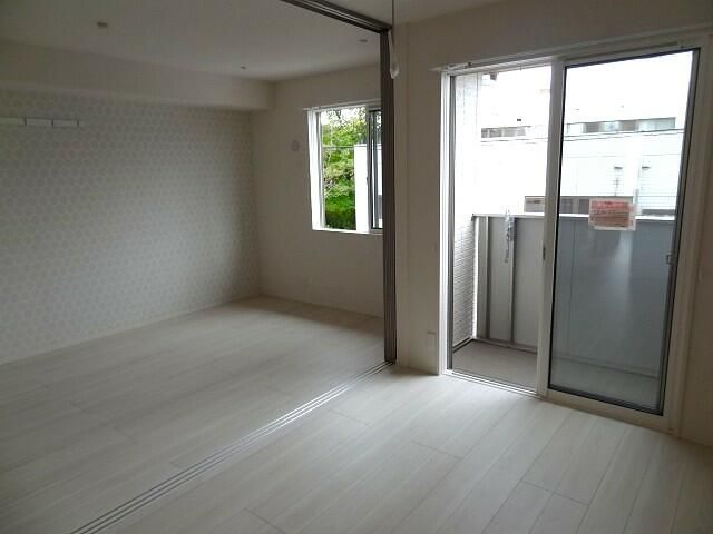 New 2LDK Apartment for Rent in Chigasaki, Kanagawa - Thumbnail 4