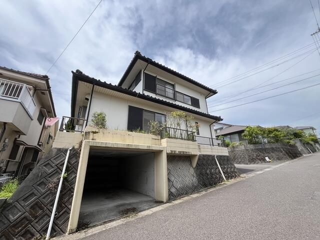 5LDK Detached House for Sale in Kagoshima City, Kagoshima - Thumbnail 2