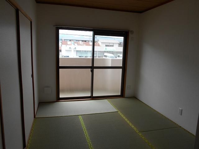 2DK Apartment for Rent in Aizuwakamatsu, Fukushima - Thumbnail 3