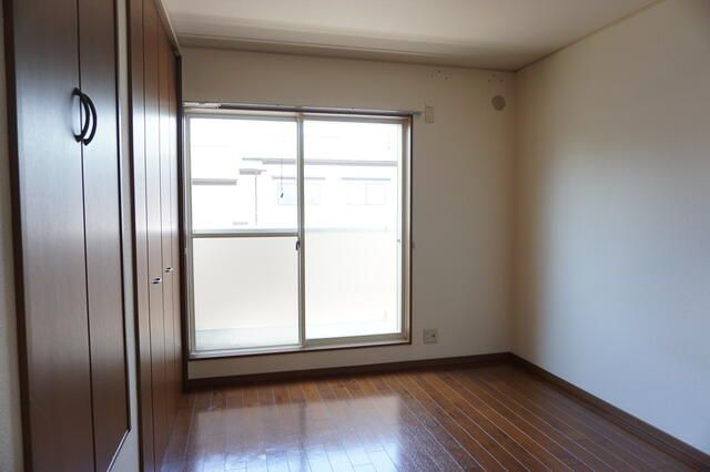 2LDK Terrace House for Rent in Fujisawa, Kanagawa - Thumbnail 3