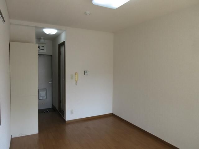 Compact 1R Apartment for Rent in Oyama, Tochigi - Thumbnail 2
