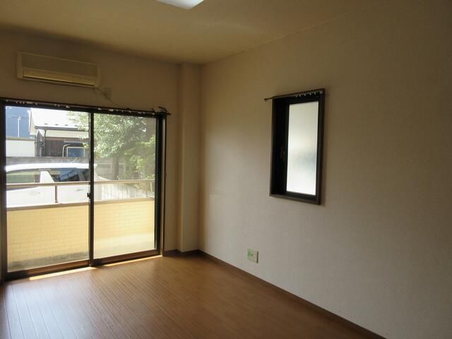 Compact 1R Apartment for Rent in Oyama, Tochigi - Thumbnail 3