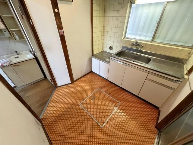 Resale 3K House in Chofu City, Tokyo - 47.08 sqm - Thumbnail 2