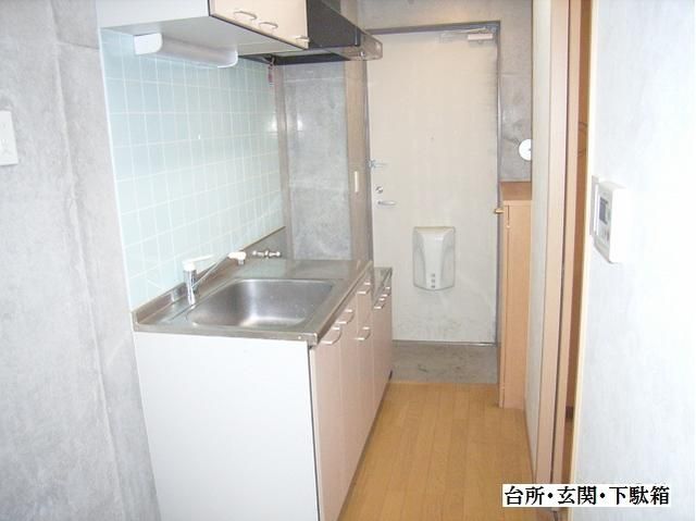 1K Apartment for Rent in Fuchu, Tokyo - 21.60 sqm - Thumbnail 3
