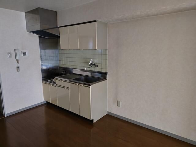 1DK Apartment for Rent in Kofu, Yamanashi - 29.93 sqm - Thumbnail 3