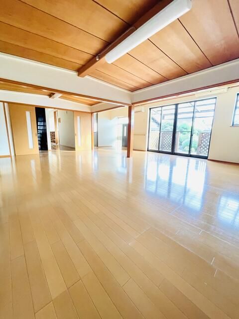6LDK Detached House for Rent in Chuo City, Yamanashi - Thumbnail 3