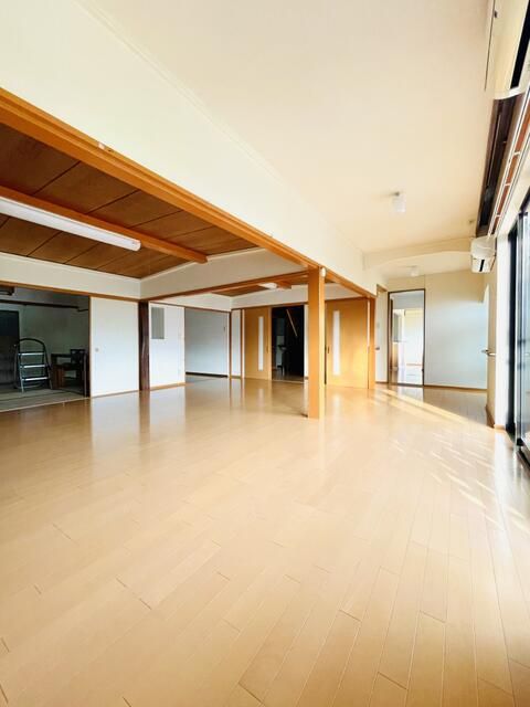 6LDK Detached House for Rent in Chuo City, Yamanashi - Thumbnail 4
