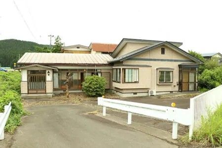 Barrier-Free Home for Sale Near Kurozawa Station, Yurihonjo - Thumbnail 2
