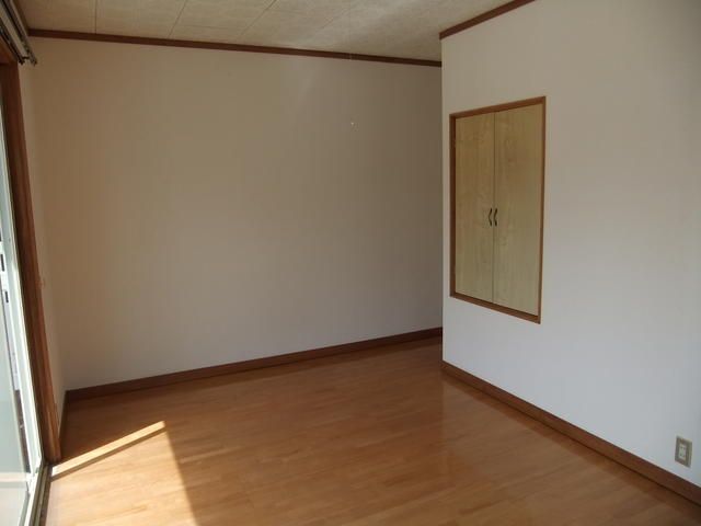 2LDK Maisonette Apartment for Rent in Ueda, Nagano - Thumbnail 2