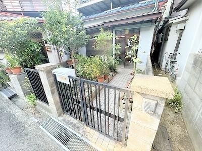 1970 5DK Detached House for Sale in Takatsuki, Osaka - Thumbnail 3