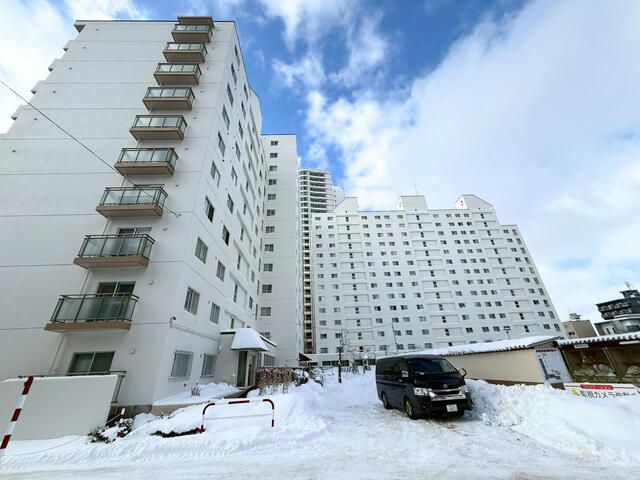 4LDK Apartment for Sale in Chuo-ku Sapporo 85.15m² - Thumbnail 2