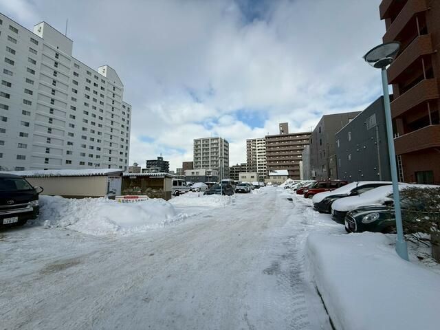 4LDK Apartment for Sale in Chuo-ku Sapporo 85.15m² - Thumbnail 3