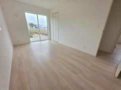 New 4LDK House in Makinohara with Seismic Dampers and Parking - Thumbnail 3