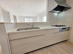 New 4LDK House in Makinohara with Seismic Dampers and Parking - Thumbnail 4
