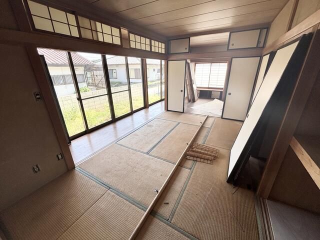 Renovated 5LDK House on Corner Lot in Nasushiobara - Thumbnail 3