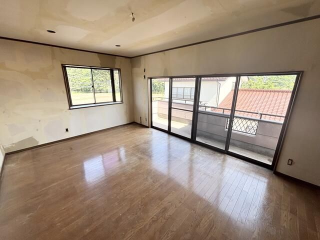 Renovated 5LDK House on Corner Lot in Nasushiobara - Thumbnail 2