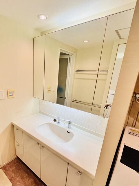 3LDK Apartment for Sale in Tokyo Residence, Chiyoda - Thumbnail 4