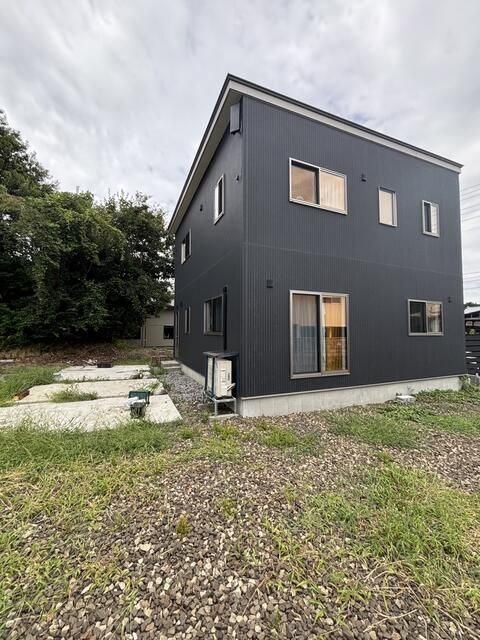 2022 Built 5LDK House with Garden in Quiet Akita Neighborhood - Thumbnail 2