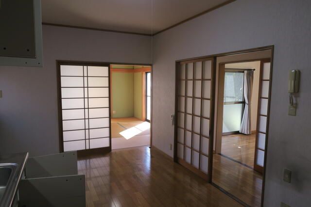 3DK Detached House for Sale in Iizuka, Fukuoka with Large Land - Thumbnail 3