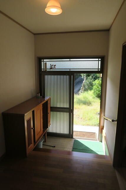 3DK Detached House for Sale in Iizuka, Fukuoka with Large Land - Thumbnail 2